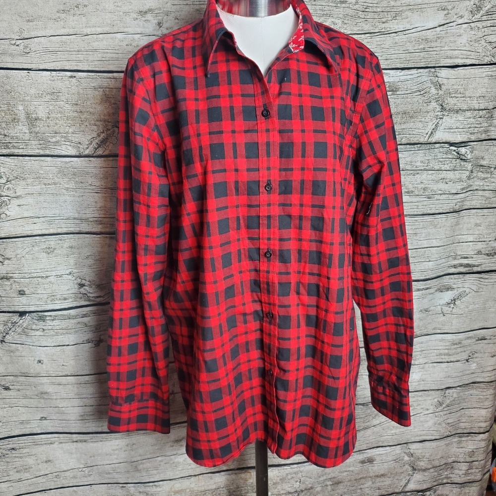 Chaps Plaid Button Down Shirt Size L.Pit to pit approx: 21 inches Right shoul